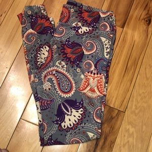 LuLaRoe Tall & Curvy leggings